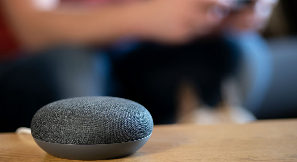 smart-home-speaker-on-coffee-table